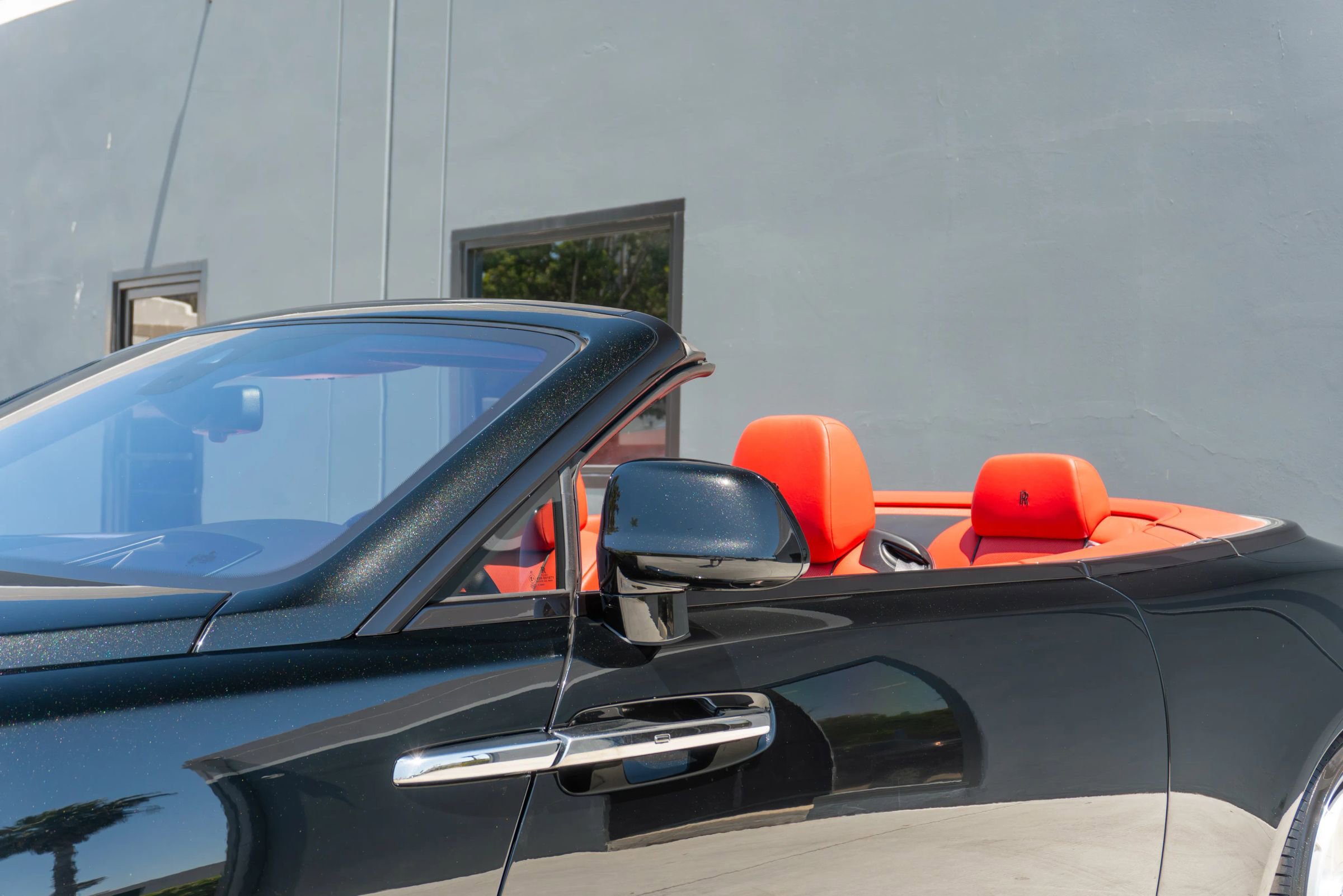 Used 2019 Rolls-Royce Dawn RWD image 36