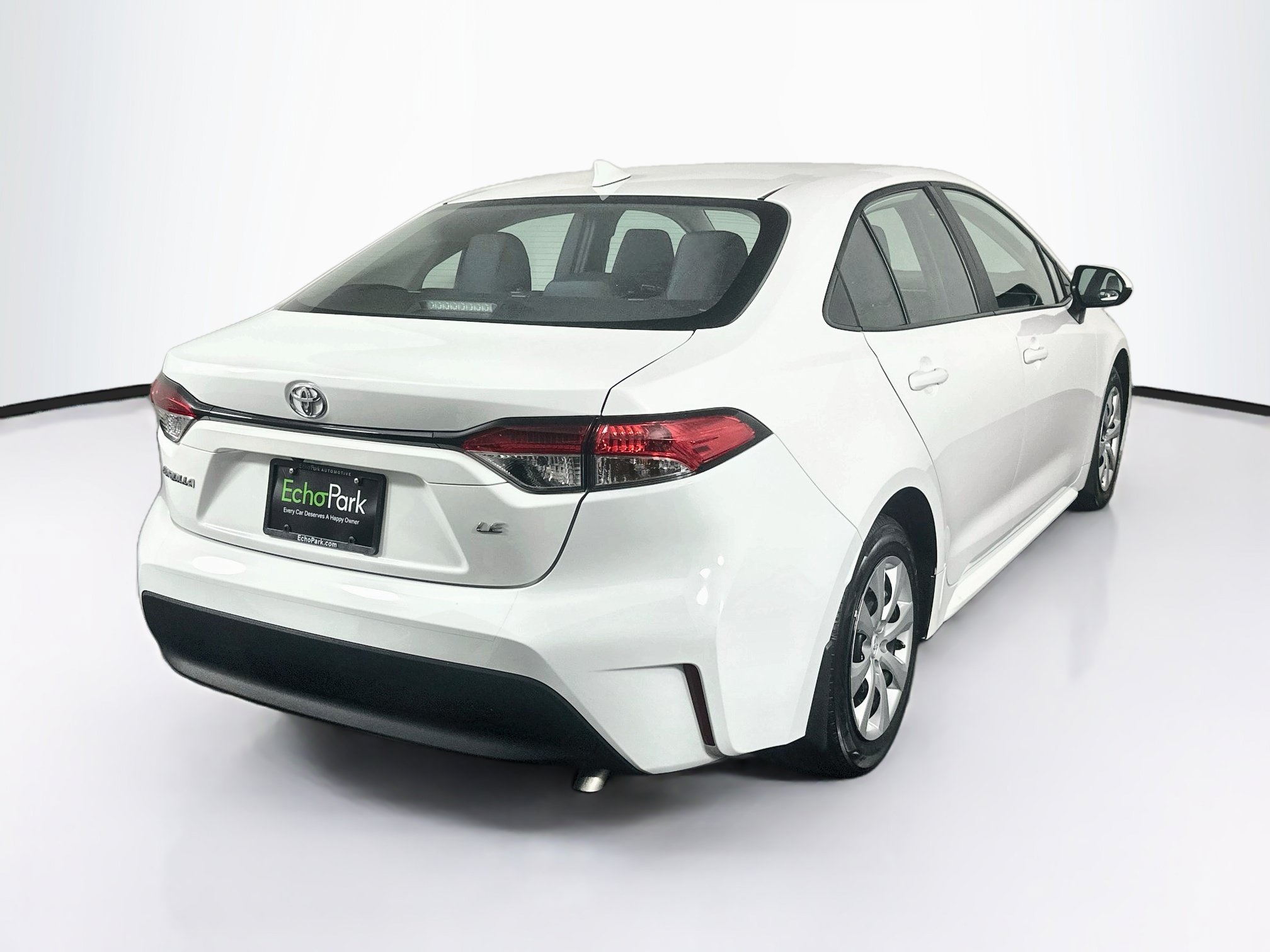 Used 2025 Toyota Corolla LE FWD image 9