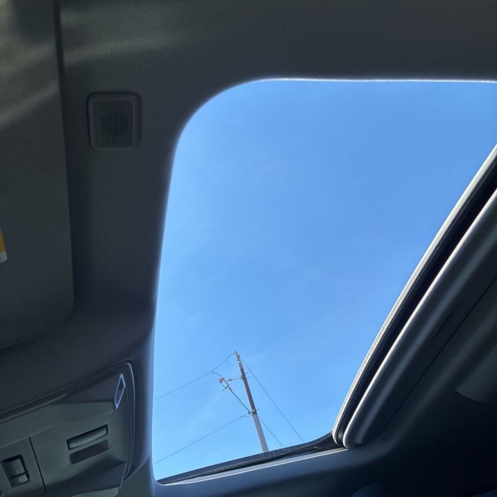 Used 2019 Cadillac Escalade ESV Premium Luxury image 12