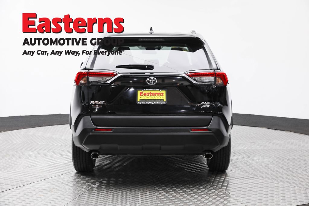 Used 2021 Toyota RAV4 XLE w/ Convenience Package image 6