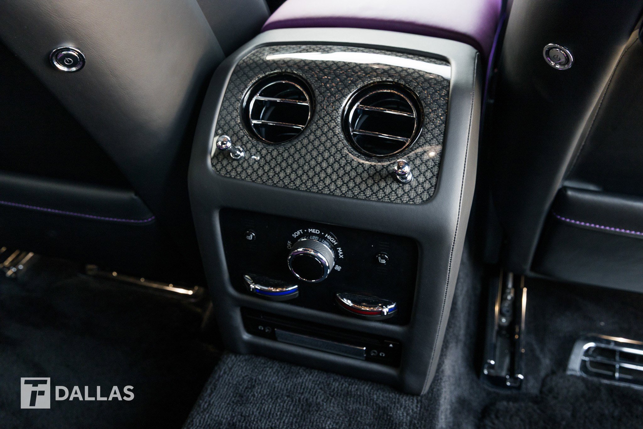 Used 2023 Rolls-Royce Ghost Black Badge w/ Black Badge Ghost Package image 40