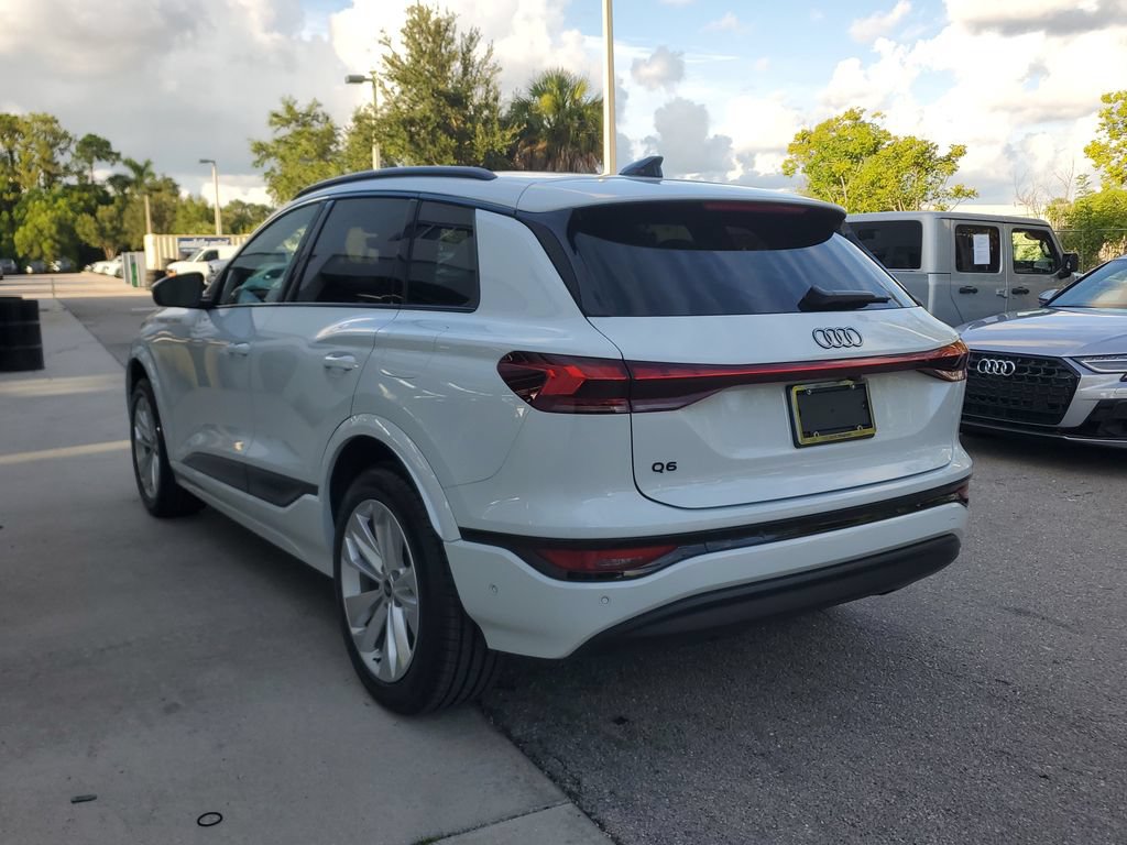 Used 2025 Audi Q6 e-tron Premium Plus w/ Premium Plus RWD image 7