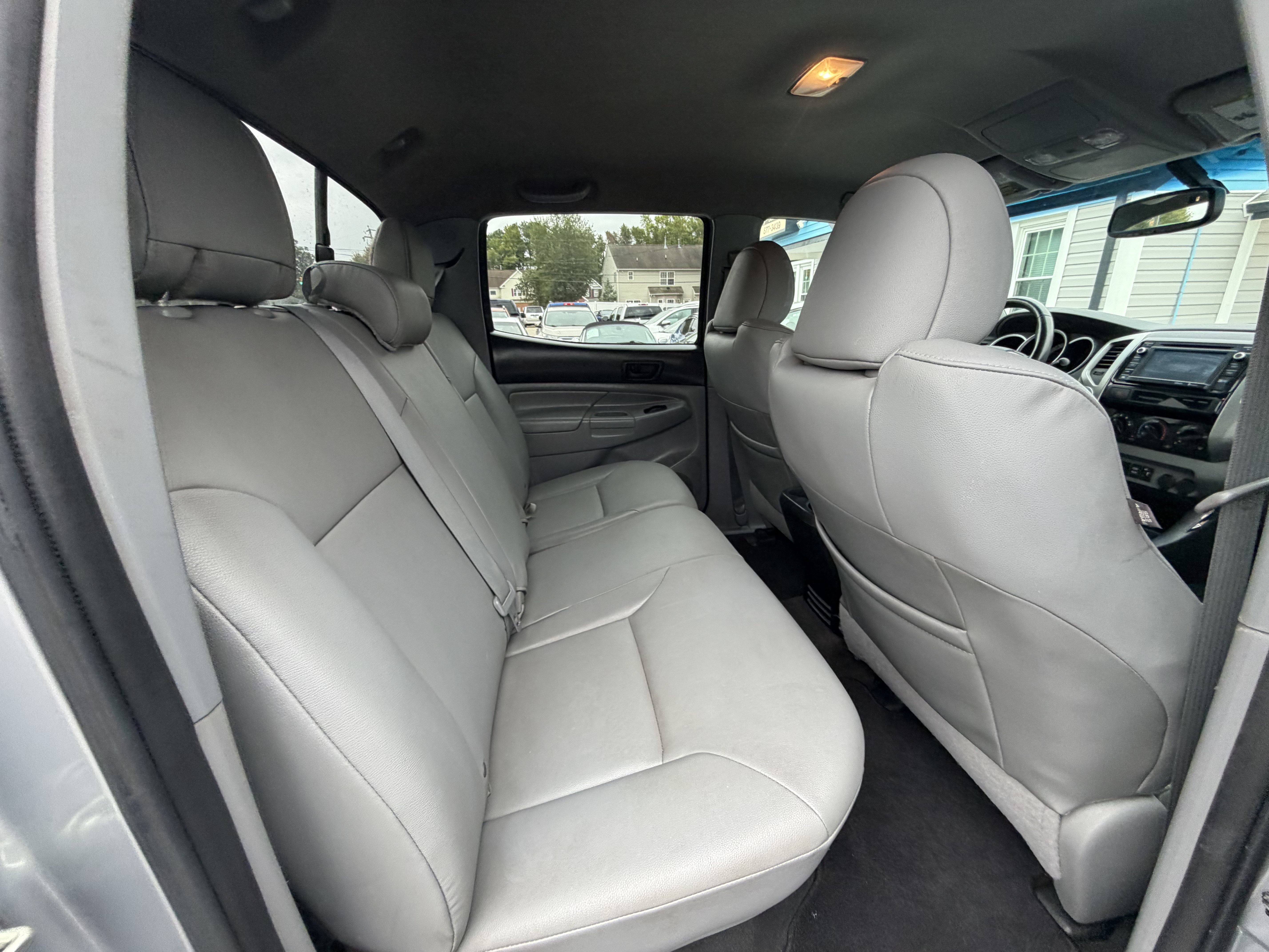 Used 2015 Toyota Tacoma 4x4 Double Cab w/ Limited Package image 14