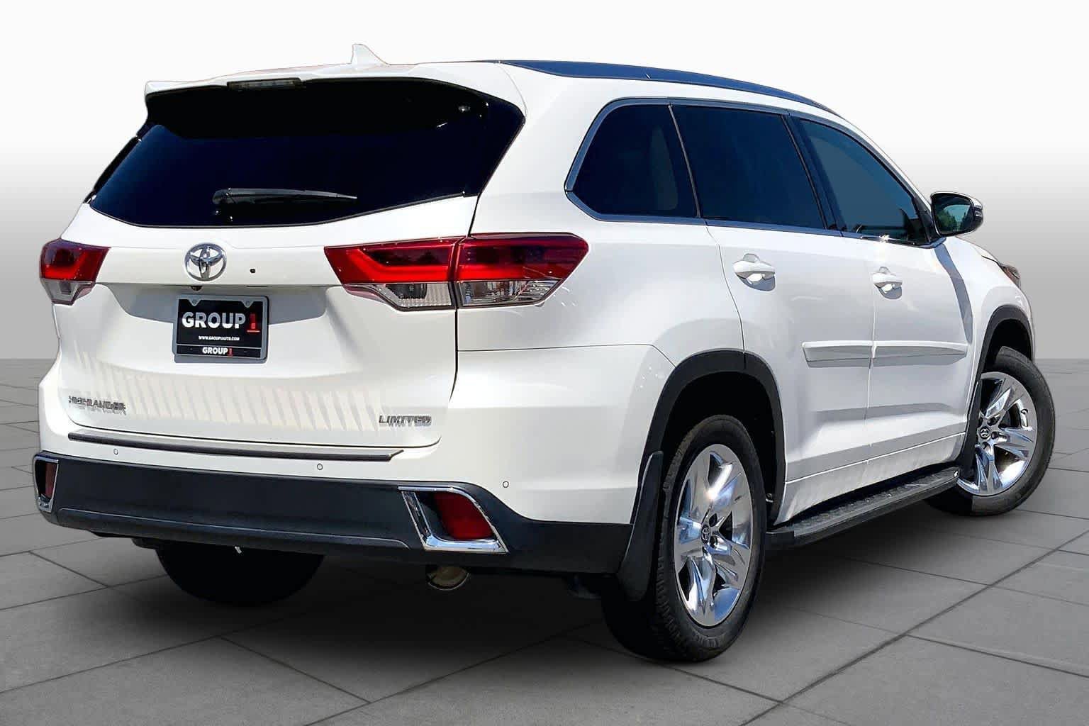 Used 2019 Toyota Highlander Limited FWD image 13