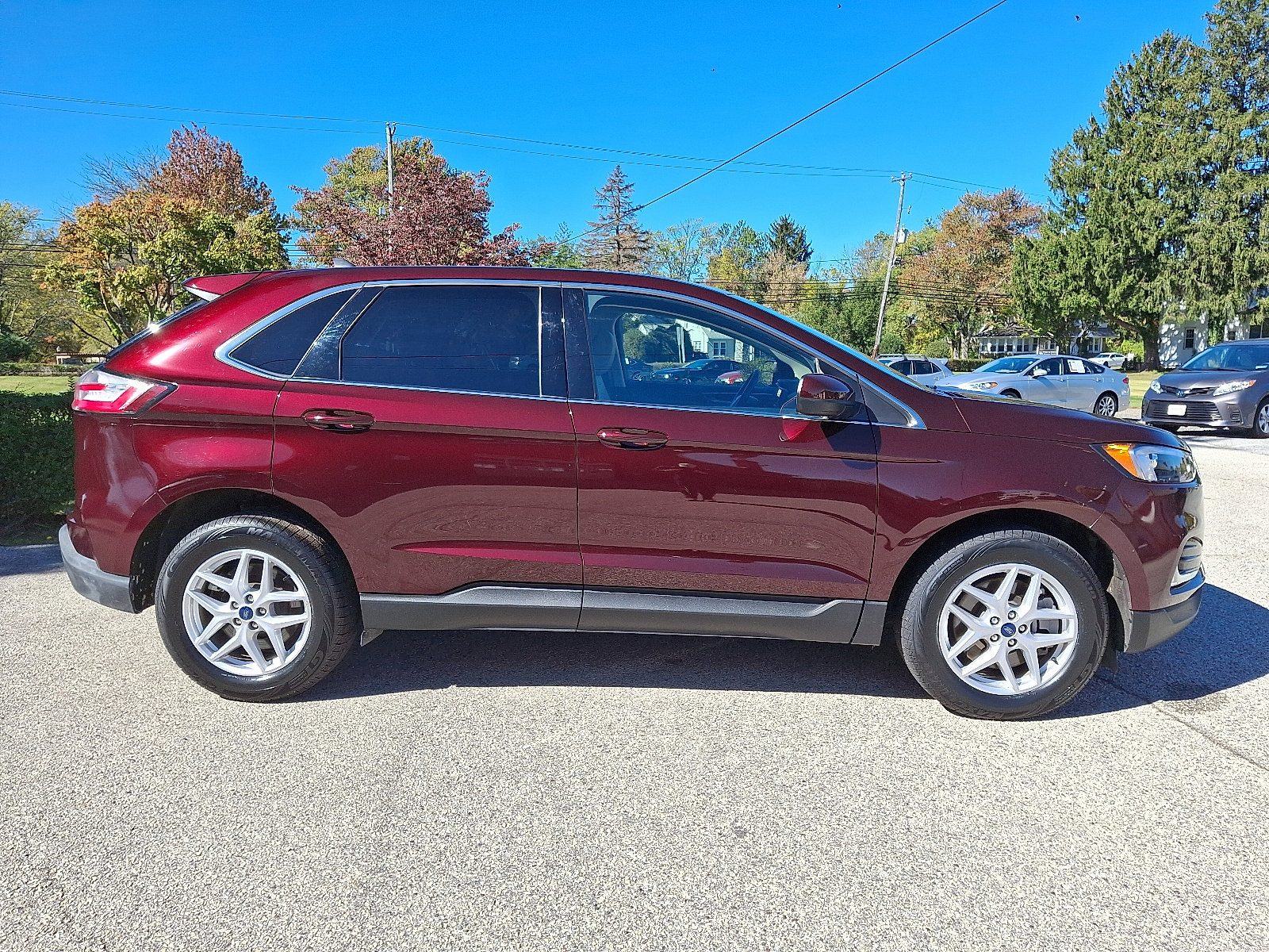 Used 2022 Ford Edge SEL w/ Convenience Package image 7