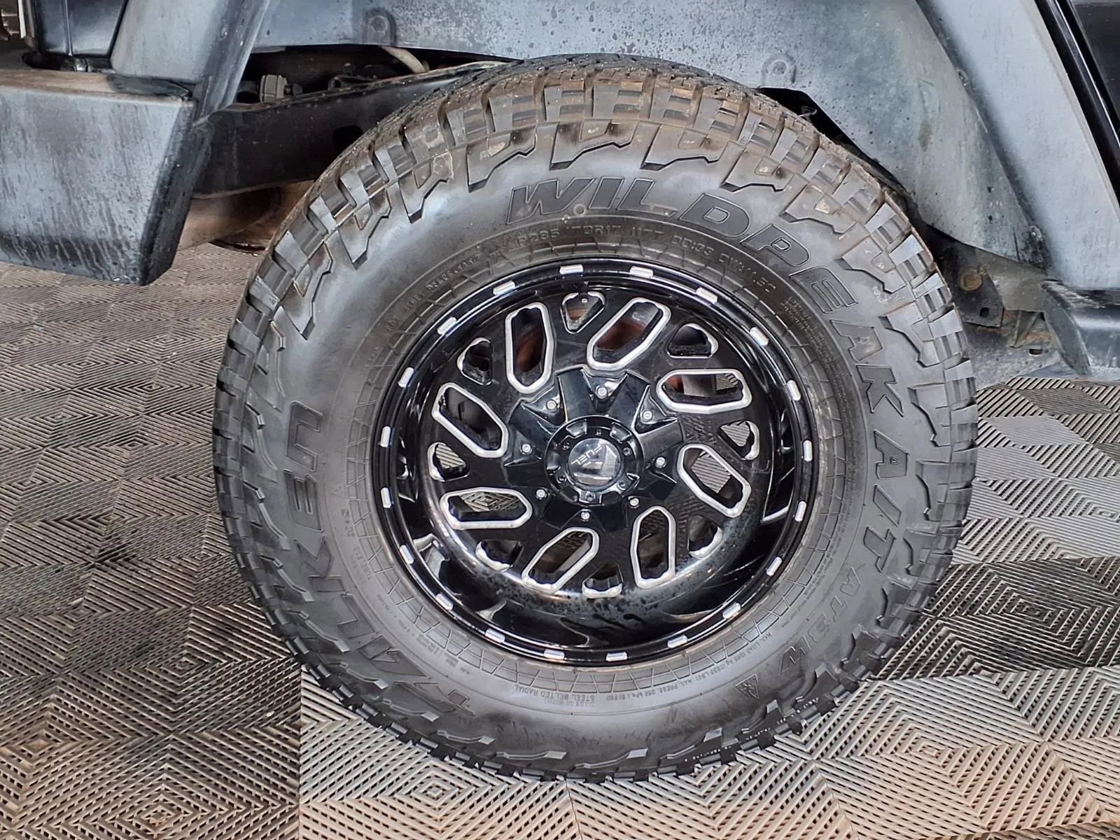 Used 2015 Jeep Wrangler Unlimited Sport w/ Connectivity Group image 7