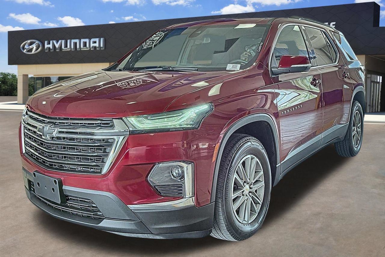 Used 2023 Chevrolet Traverse LT FWD image 1