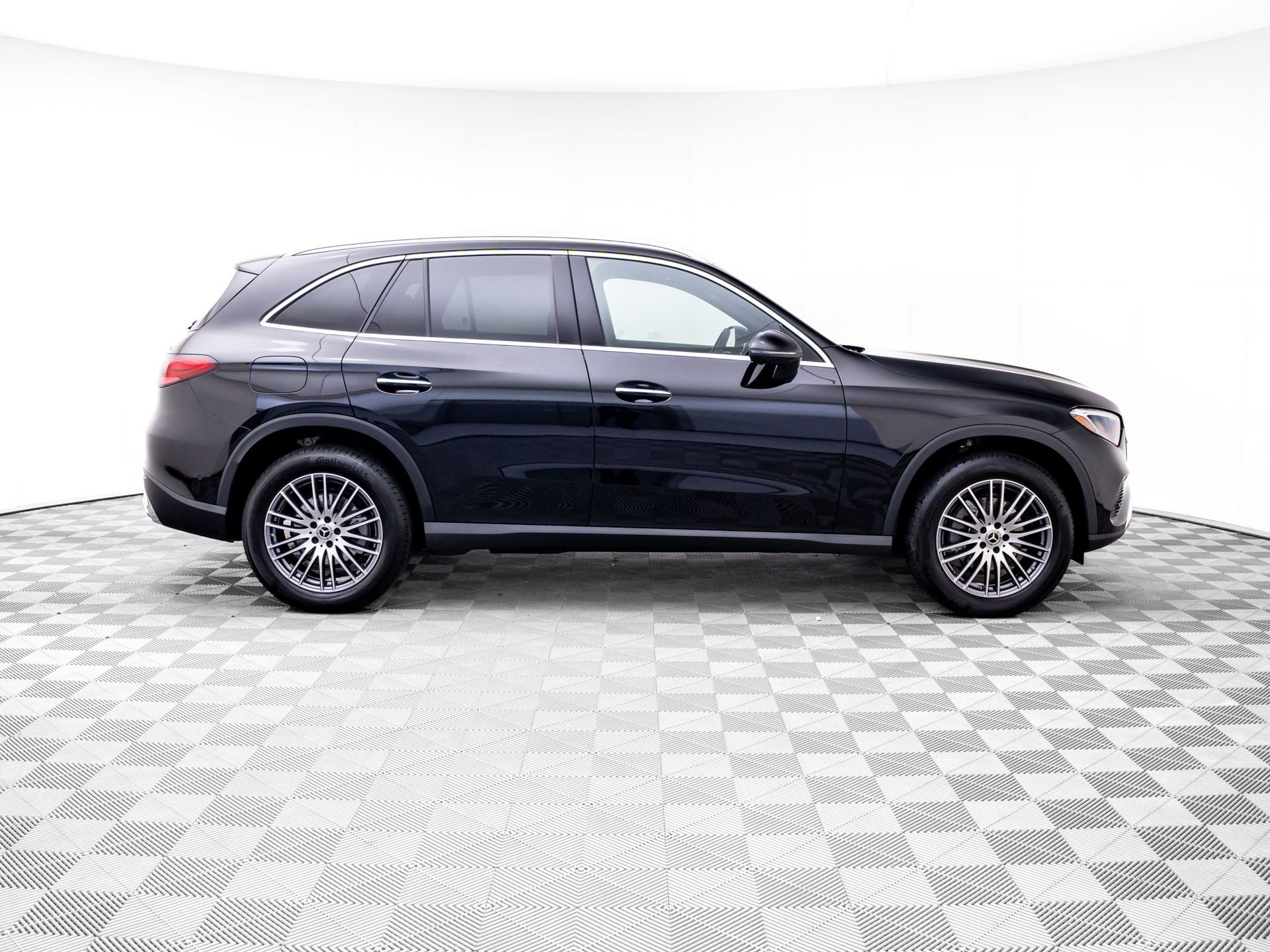 Used 2024 Mercedes-Benz GLC 300 4MATIC image 6