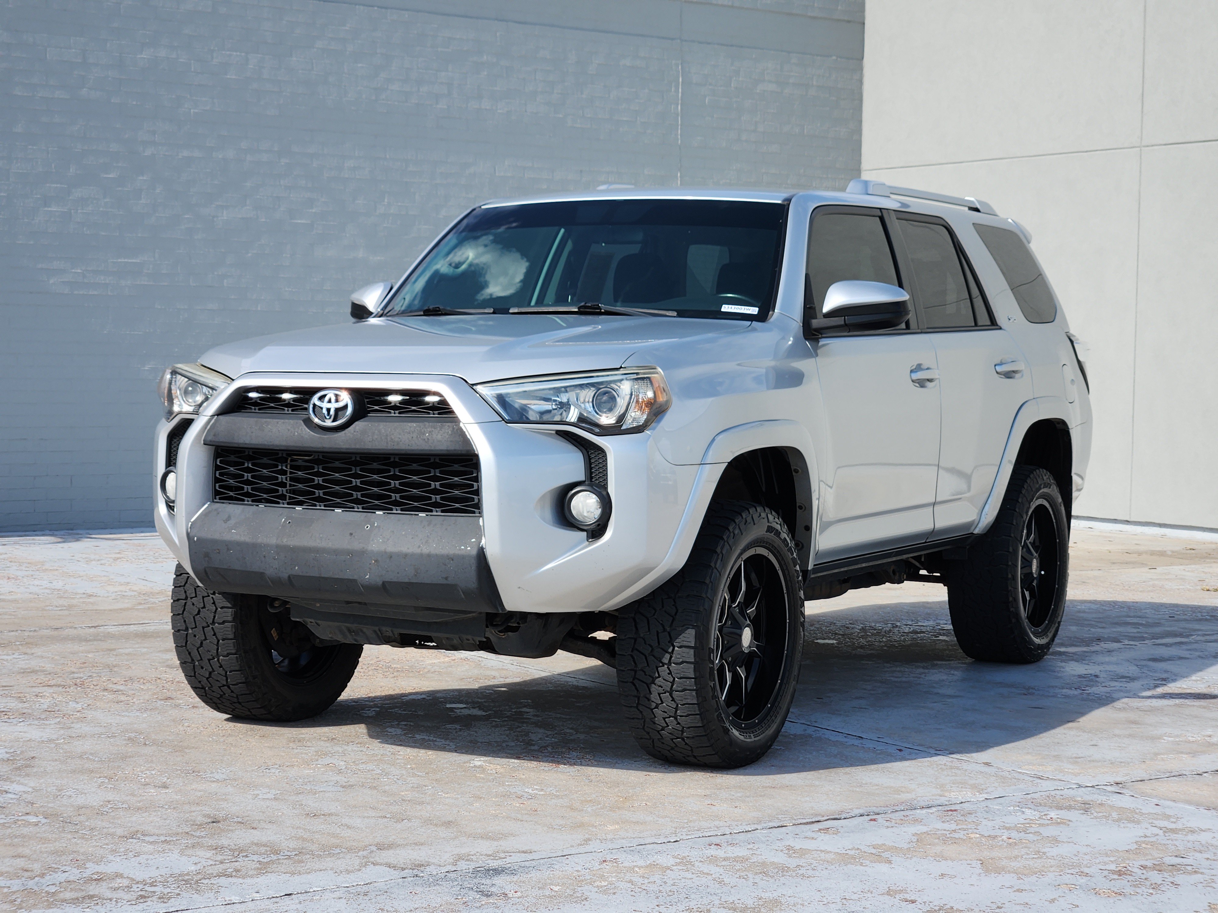 Used 2016 Toyota 4Runner SR5 AWD/4WD image 3