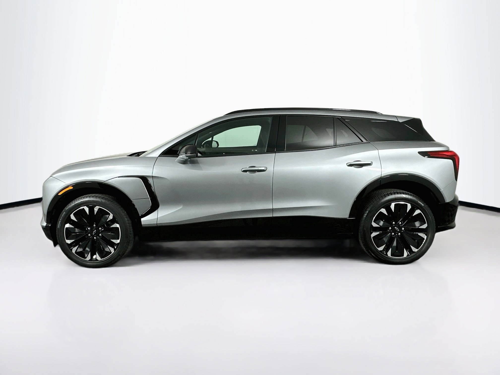 Used 2024 Chevrolet Blazer EV RS AWD/4WD image 4