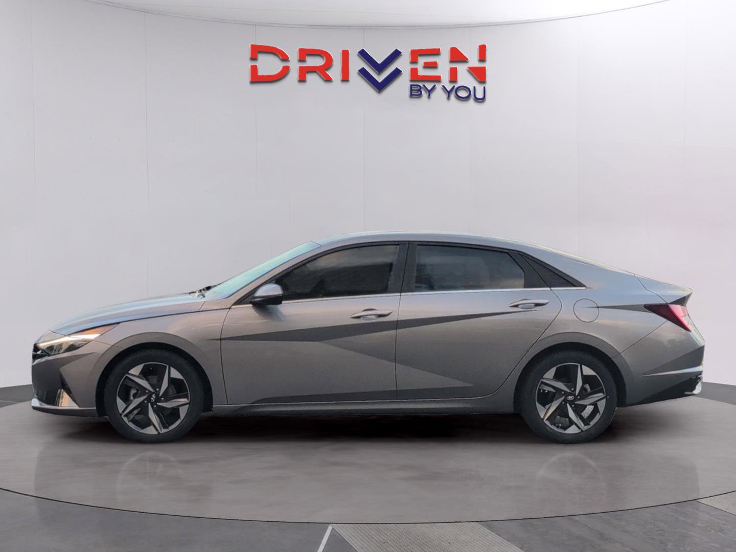 Used 2023 Hyundai Elantra Limited image 2