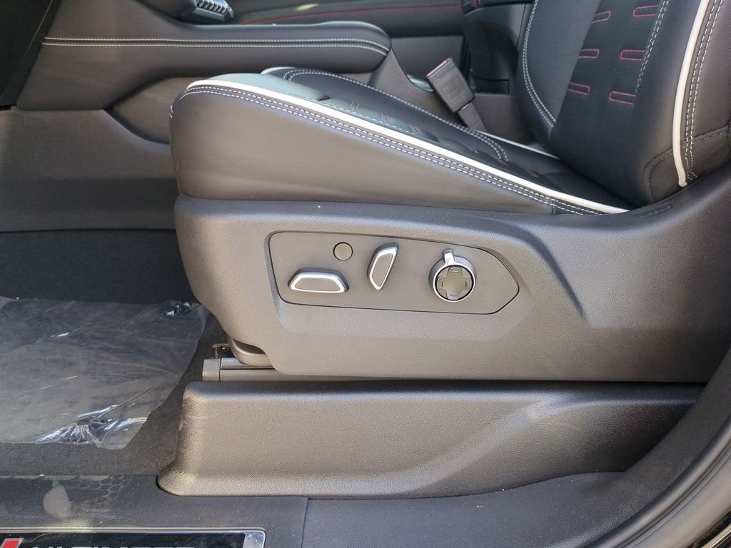 New 2026 GMC Yukon AT4 Ultimate AWD/4WD image 21