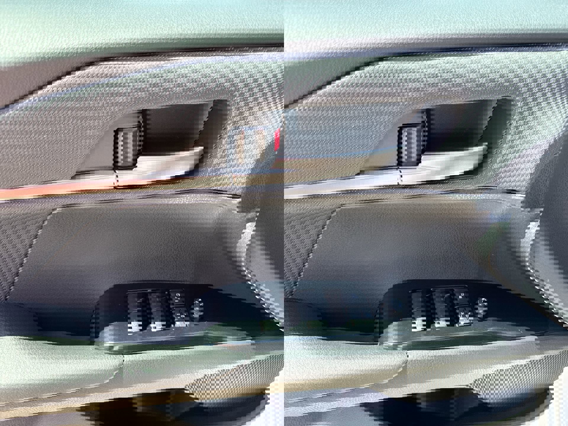 Certified 2026 Toyota Camry SE w/ Convenience Package image 15