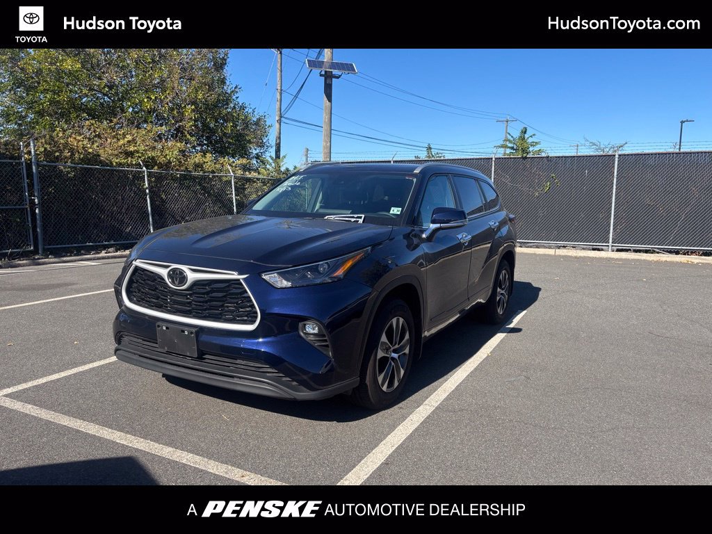 Used 2025 Toyota Highlander XLE AWD/4WD image 1