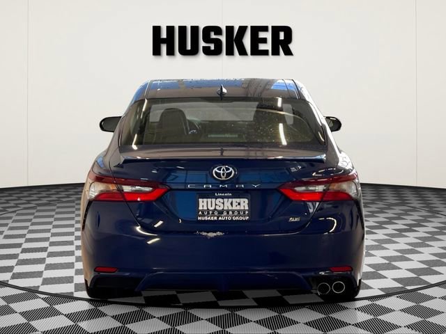 Used 2024 Toyota Camry SE image 4
