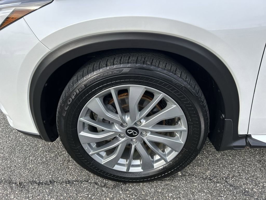Certified 2025 INFINITI QX50 Luxe image 10