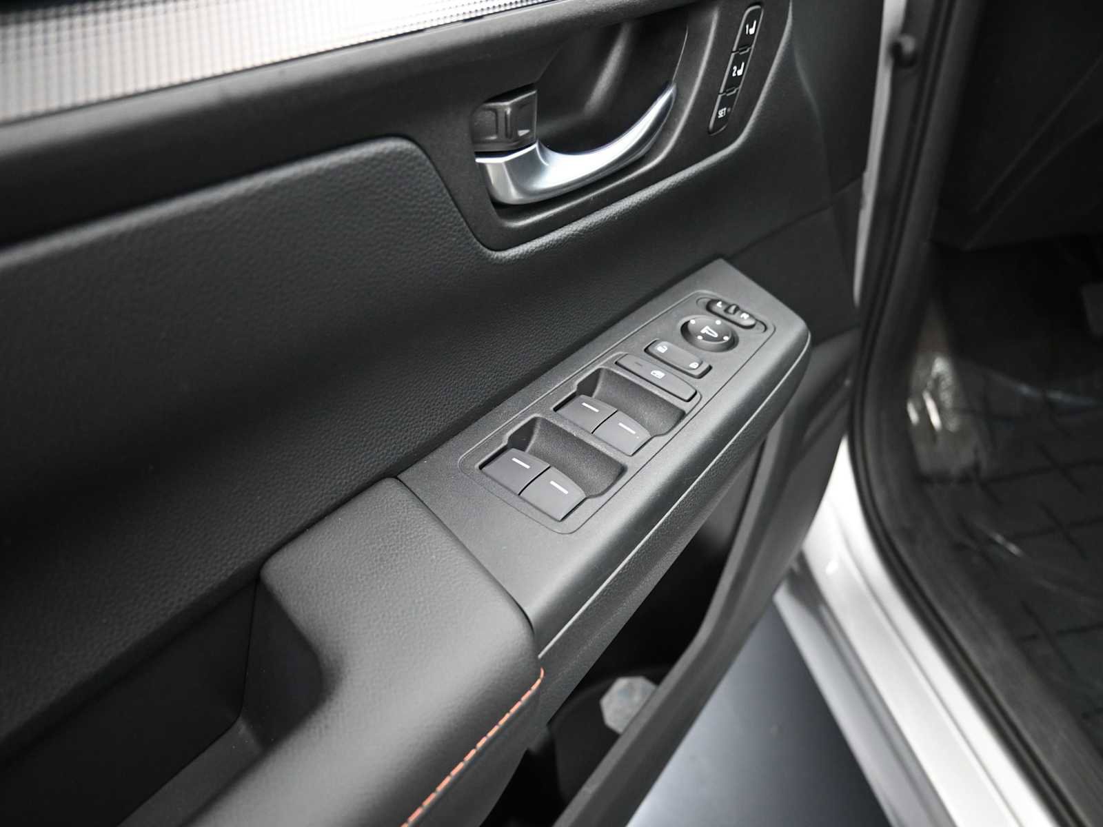 Used 2025 Honda CR-V Sport-L image 9