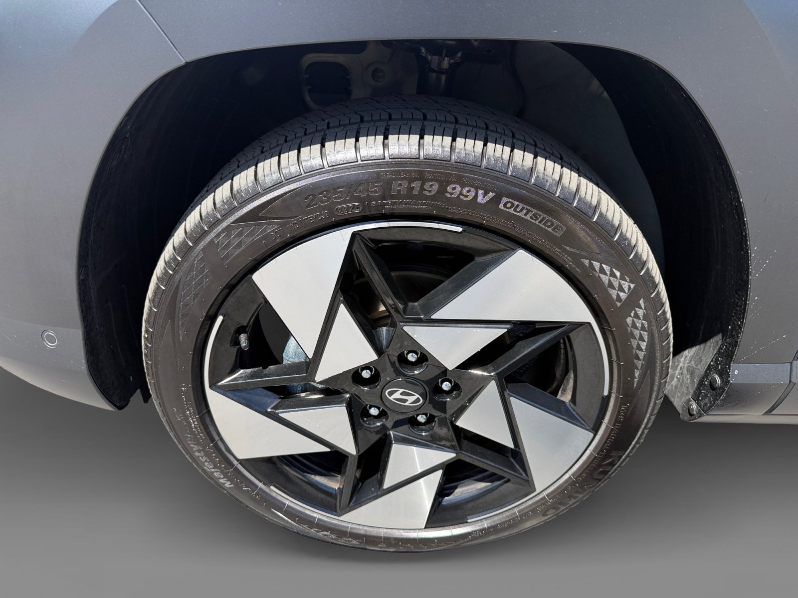 Certified 2026 Hyundai Kona Limited AWD/4WD image 9