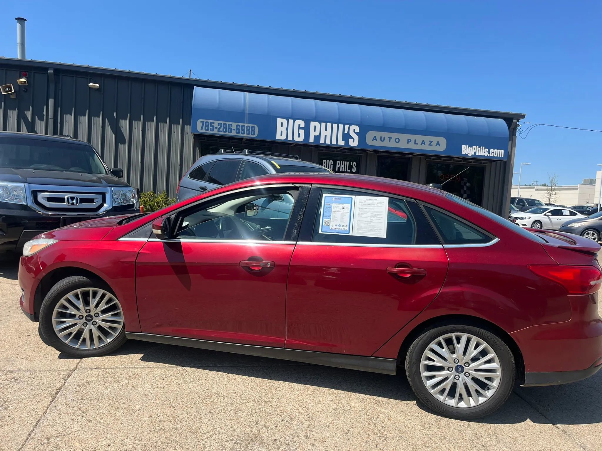 Used 2017 Ford Focus Titanium image 3