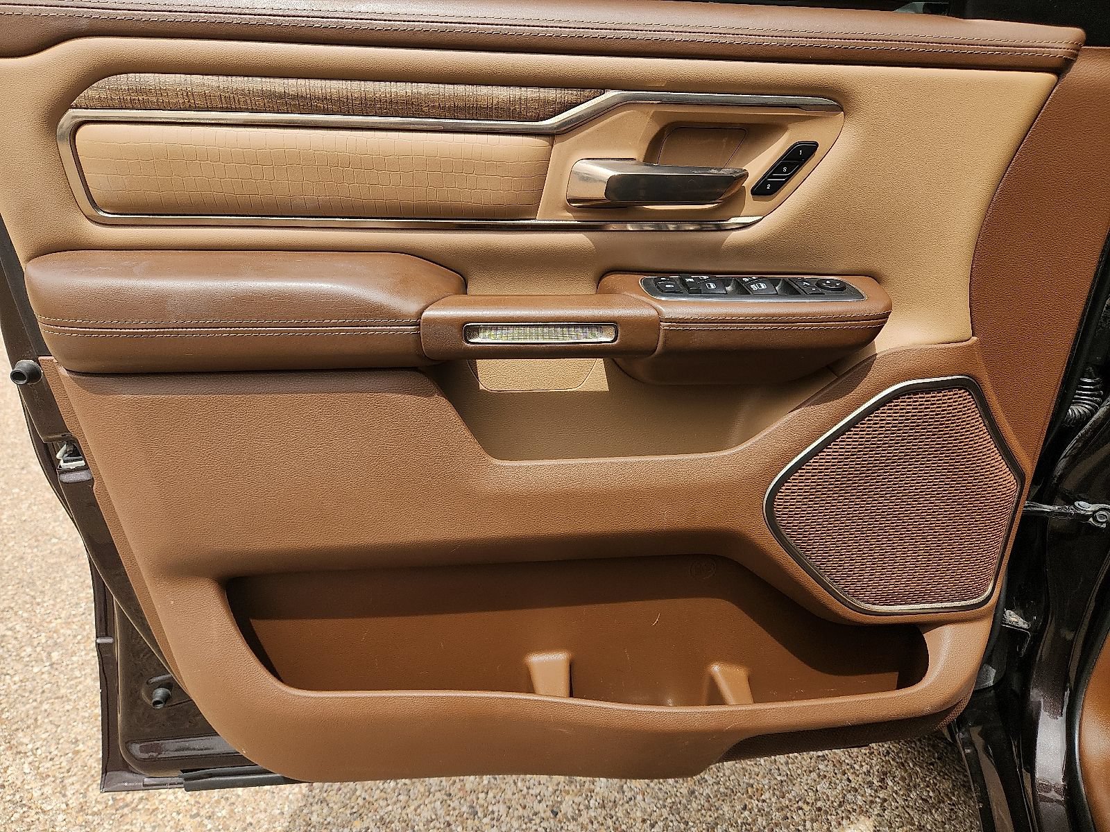 Used 2019 RAM 1500 Limited AWD/4WD image 14