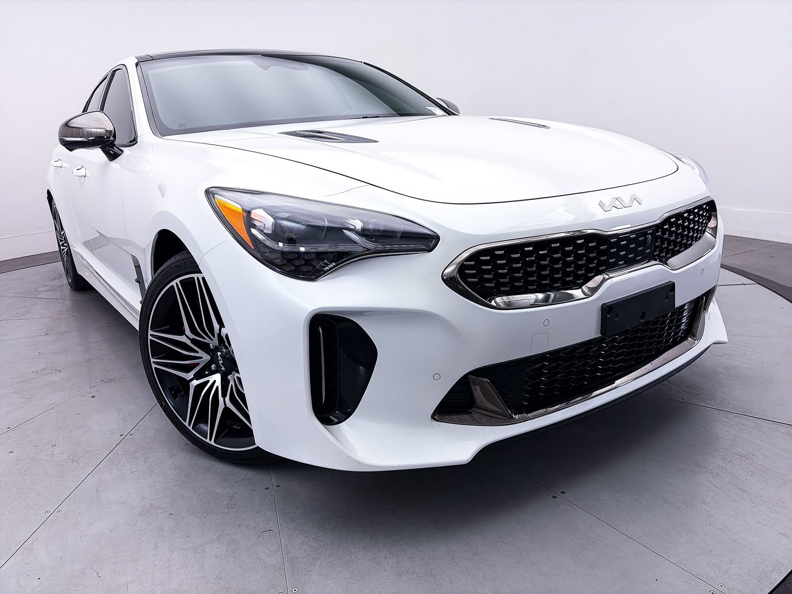 Used 2022 Kia Stinger GT2 AWD/4WD image 8