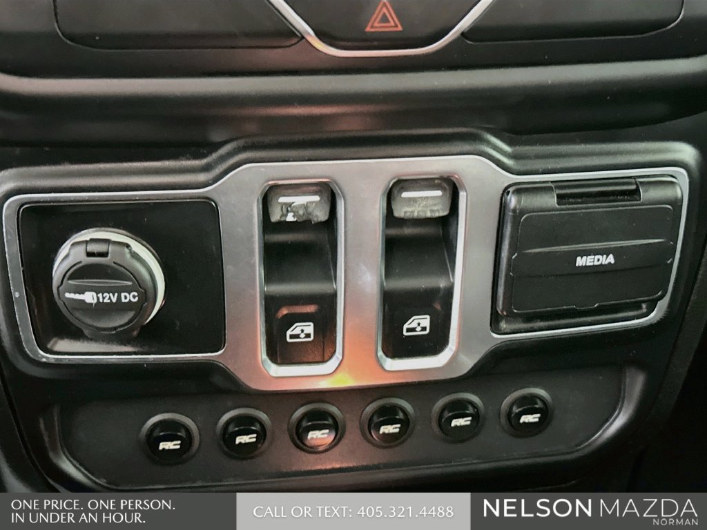 Used 2020 Jeep Wrangler Sport AWD/4WD image 31