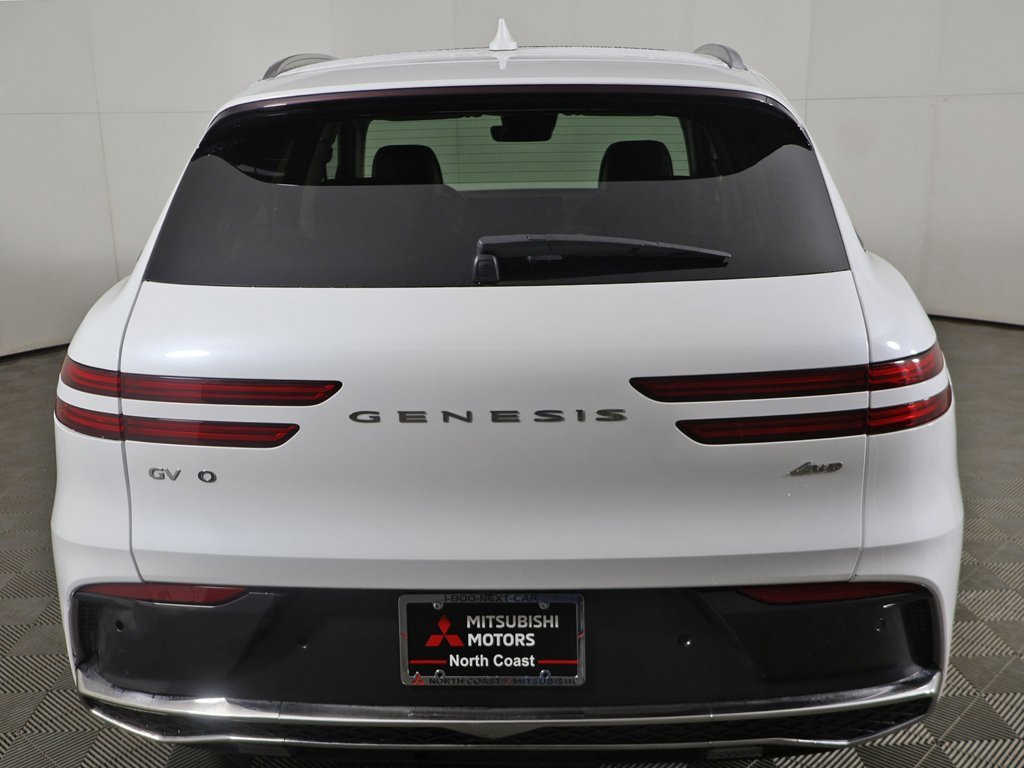 Used 2026 Genesis GV70 2.5T Select image 13