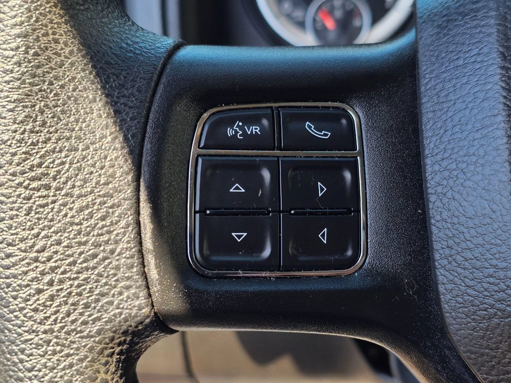 Used 2019 RAM 1500 Classic SLT AWD/4WD image 32