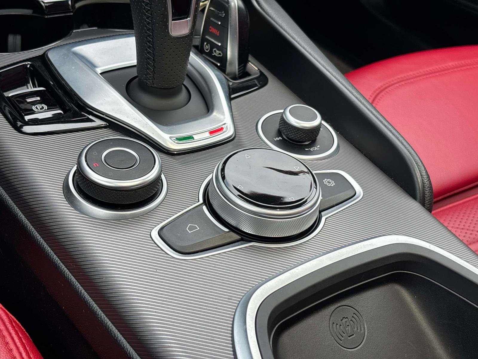 Used 2022 Alfa Romeo Giulia Veloce AWD/4WD image 26
