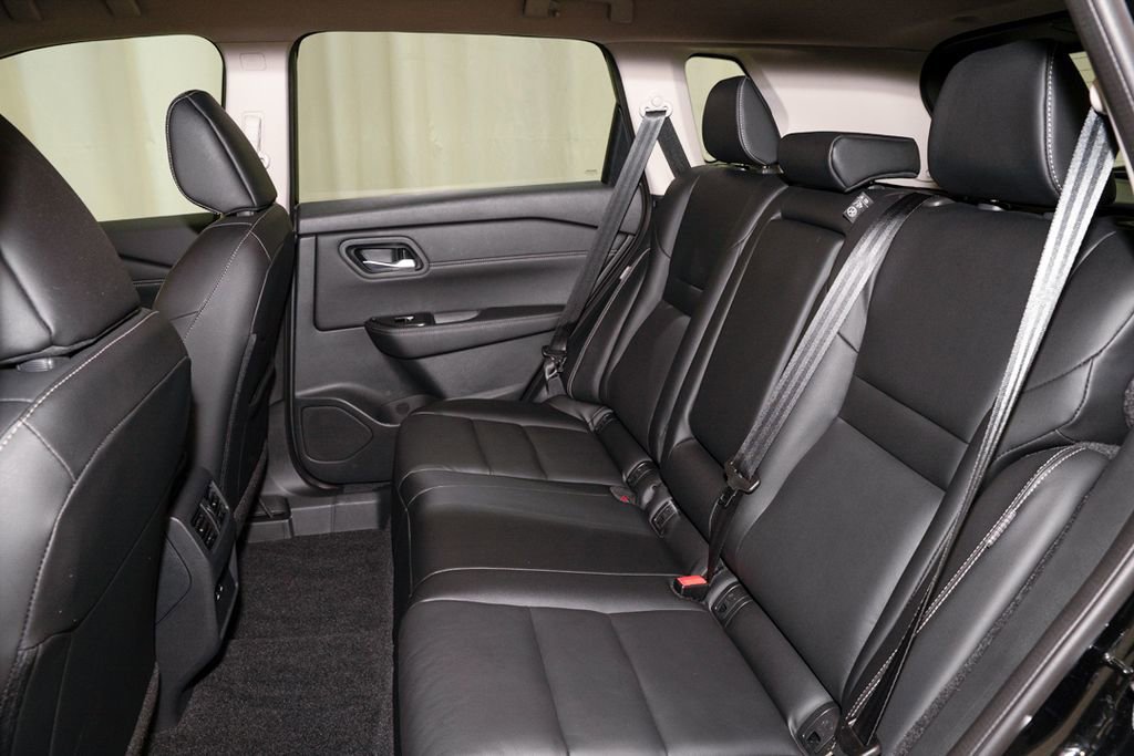 Certified 2025 Nissan Rogue SL image 9