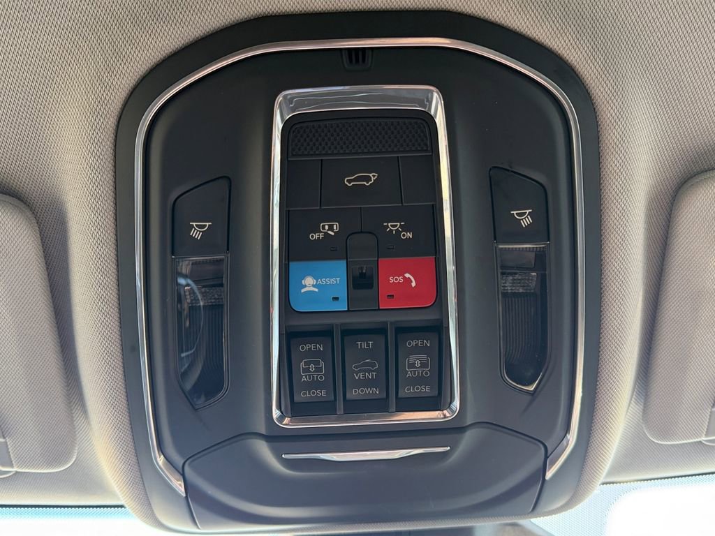 Used 2022 Jeep Grand Cherokee Limited 4xe image 19