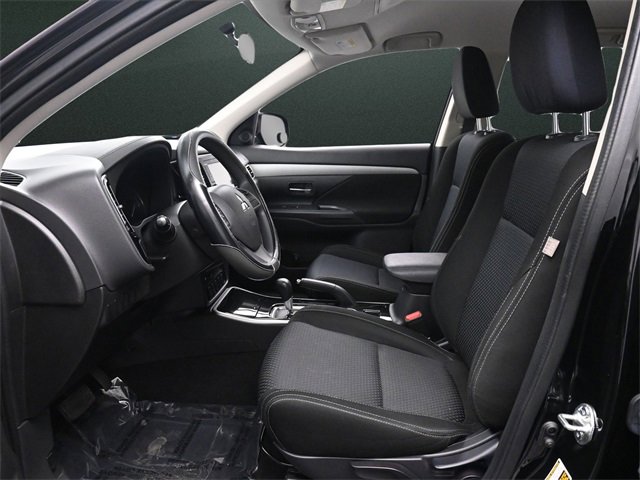 Used 2018 Mitsubishi Outlander SE image 10