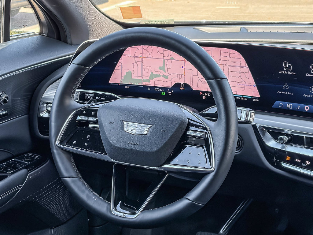 Used 2025 Cadillac Lyriq Luxury AWD/4WD image 14