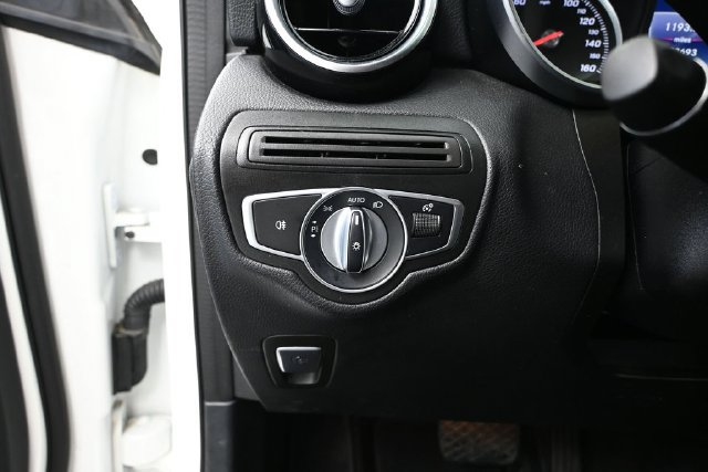 Used 2019 Mercedes-Benz GLC 300 image 25
