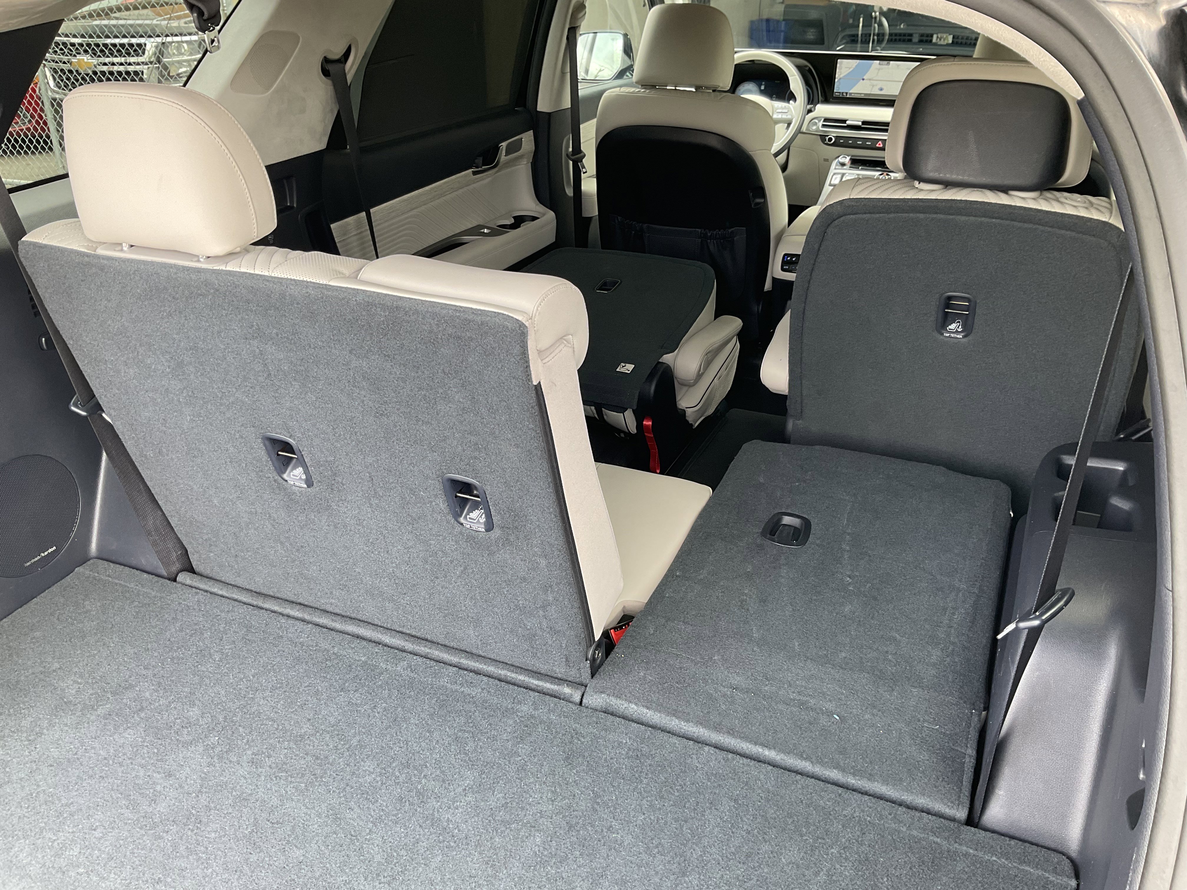 Used 2024 Hyundai Palisade Calligraphy image 59