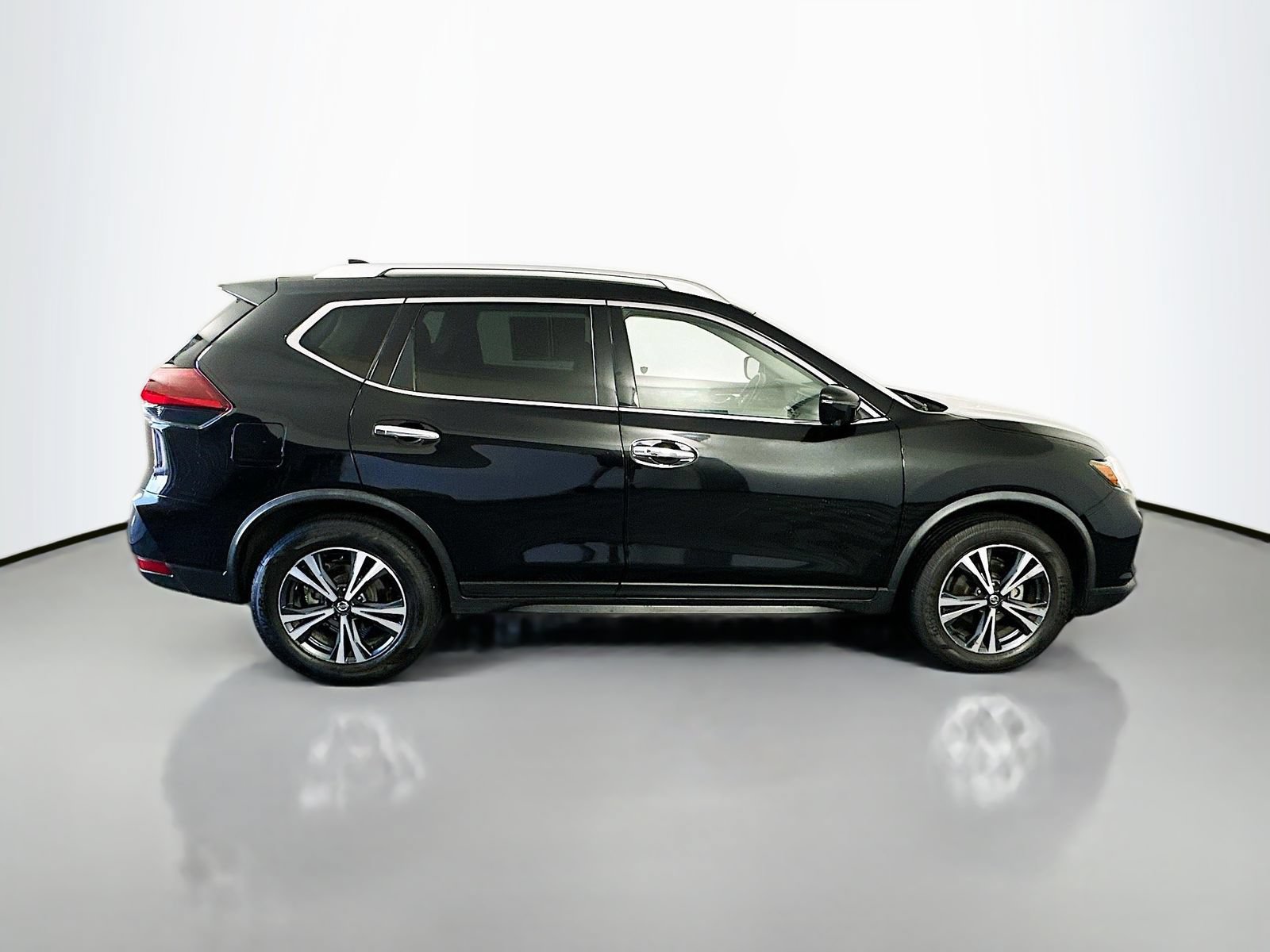Used 2020 Nissan Rogue SV w/ Premium Package FWD image 8