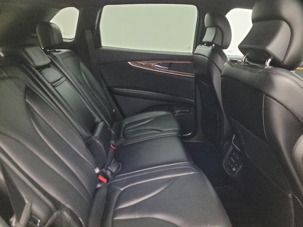 Used 2016 Lincoln MKX Reserve w/ Technology Package AWD/4WD image 19