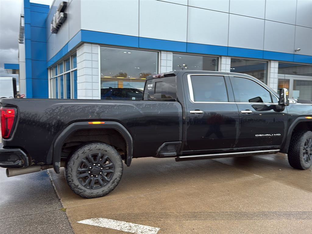 Used 2021 GMC Sierra 2500 Denali w/ Denali Black Diamond Edition image 9