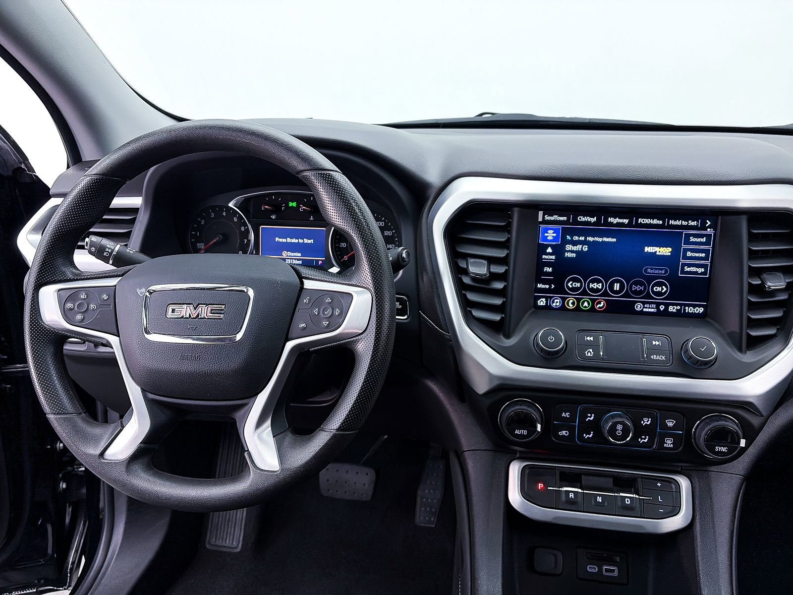 Used 2022 GMC Acadia SLE w/ Driver Convenience Package FWD image 5