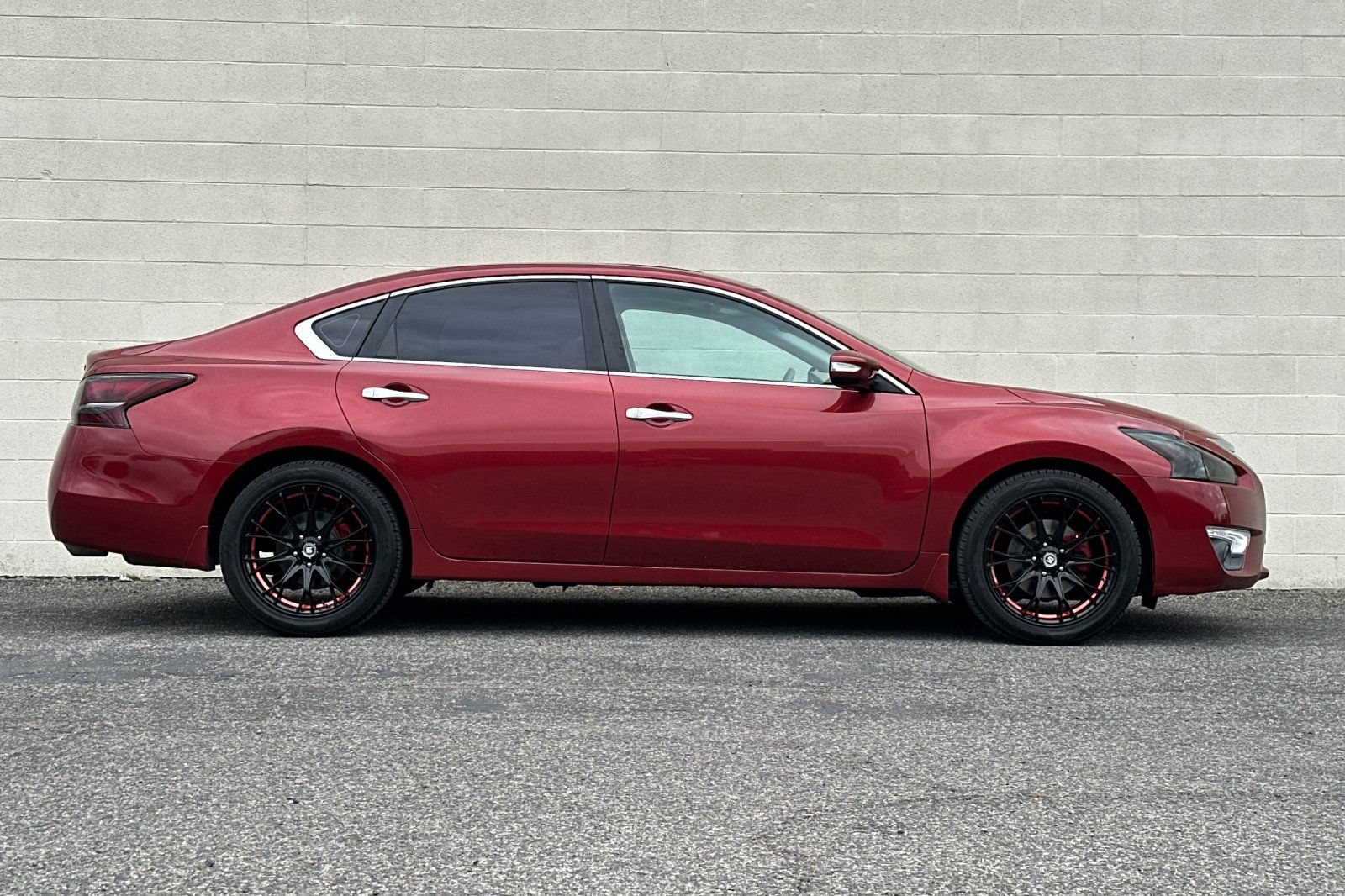 Used 2015 Nissan Altima 2.5 SV w/ Convenience Package FWD image 3