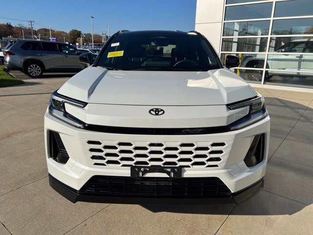Used 2026 Toyota RAV4 XSE w/ Panoramic Sun Roof Package AWD/4WD image 2