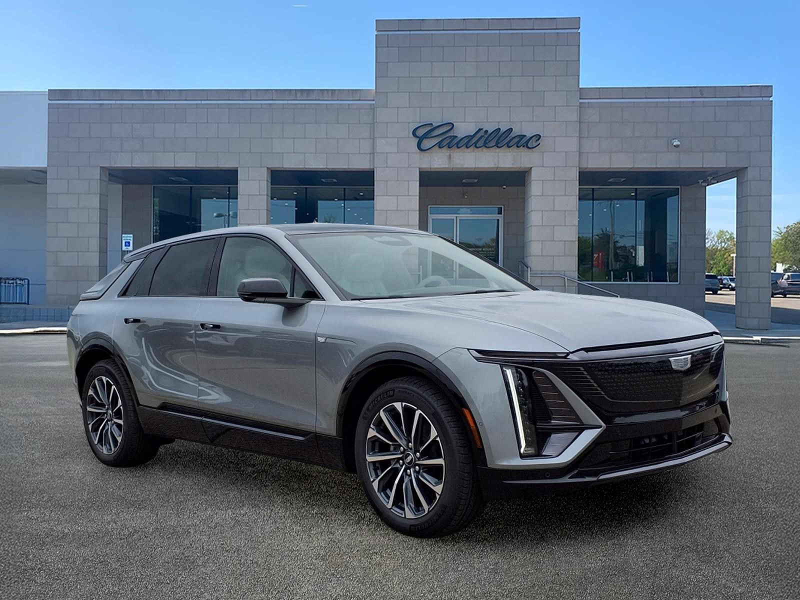 New 2027 Cadillac Lyriq Sport w/ LPO, Floor Liner Package AWD/4WD image 3
