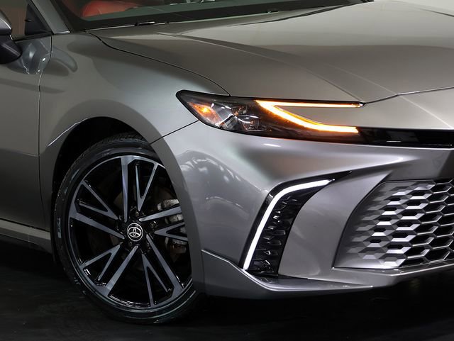Used 2025 Toyota Camry XSE AWD/4WD image 8
