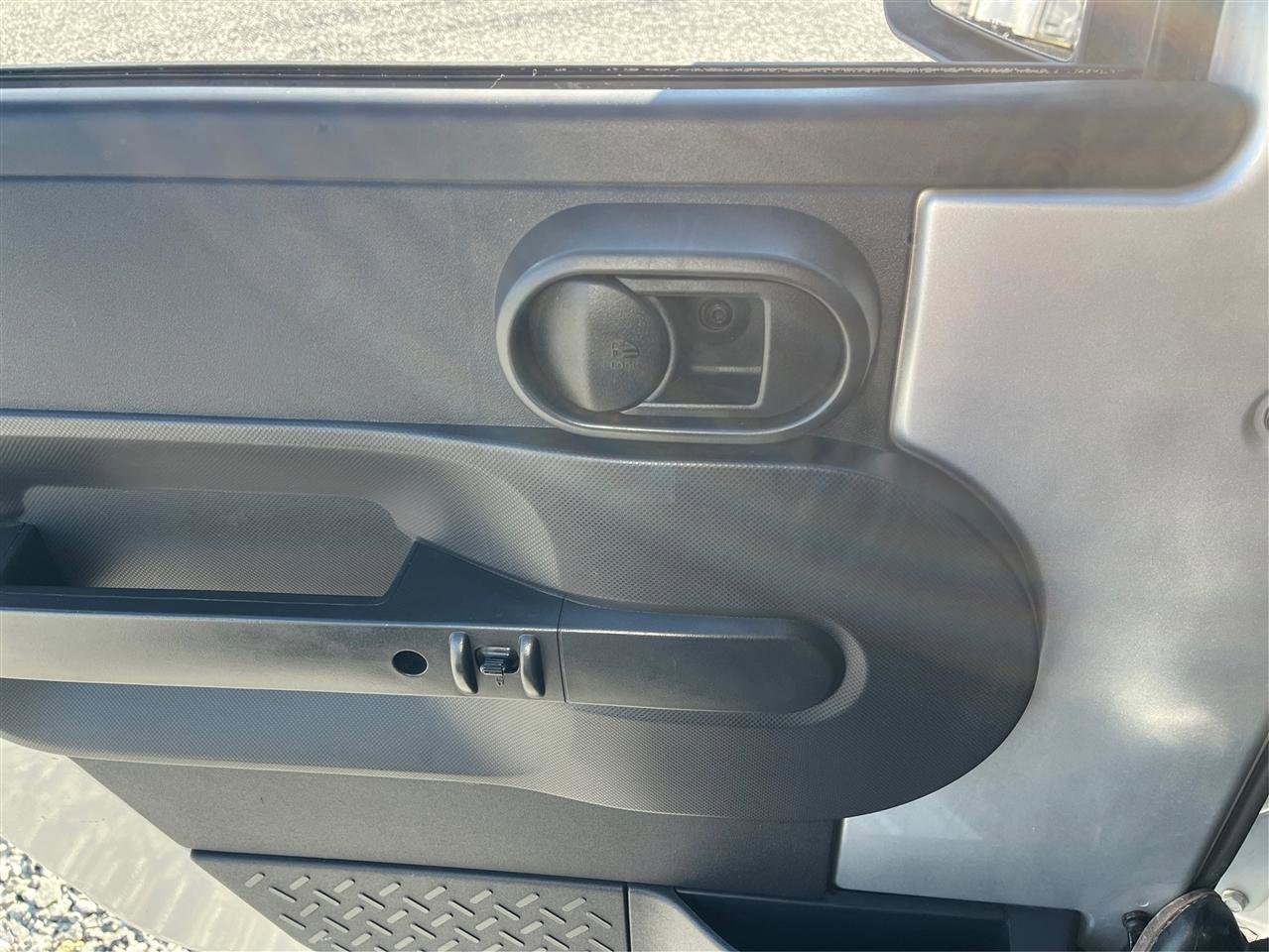 Used 2009 Jeep Wrangler Unlimited Rubicon w/ Dual Top Group image 19