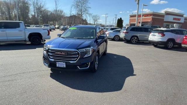 Certified 2023 GMC Terrain SLT image 3