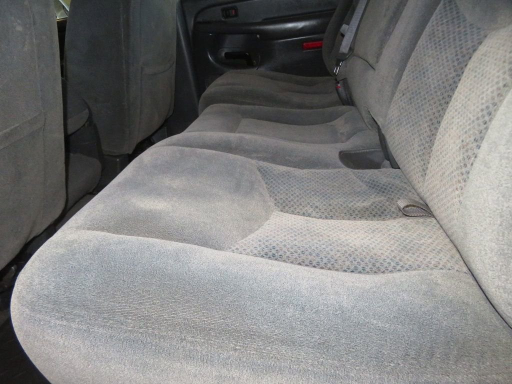 Used 2004 Chevrolet Silverado 2500 LS w/ Skid Plate Package AWD/4WD image 25