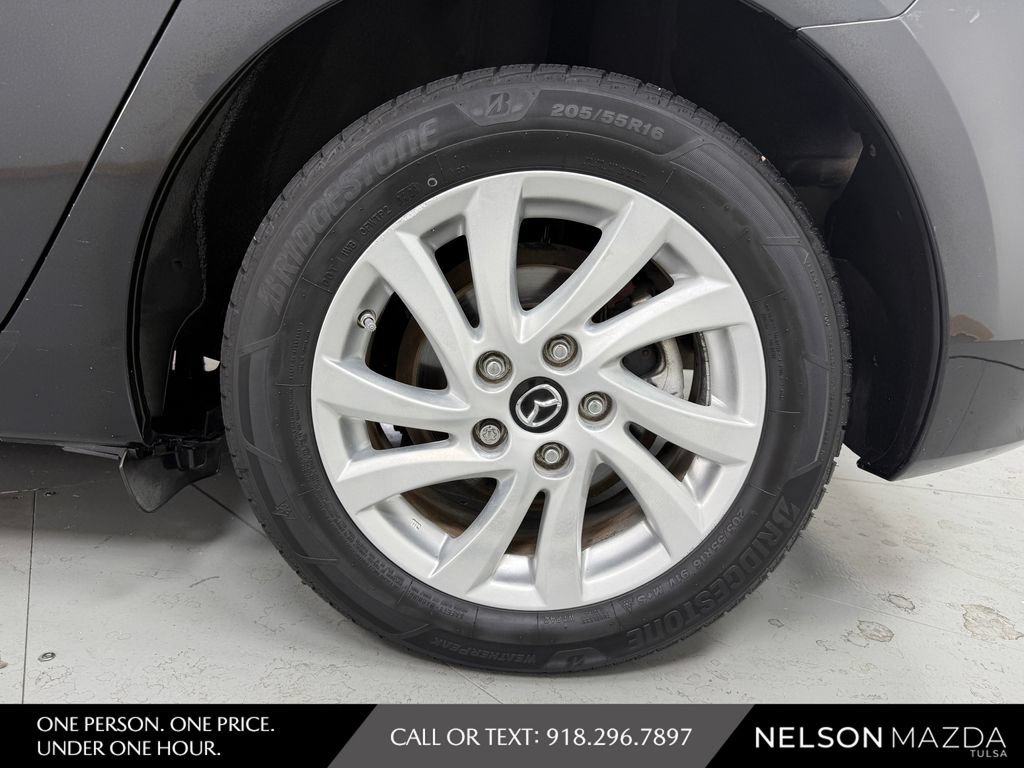 Used 2013 MAZDA MAZDA3 i Grand Touring w/ Tech Pkg FWD image 12