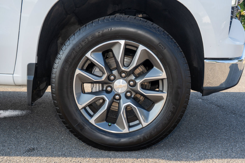 Used 2023 Chevrolet Silverado 1500 LT AWD/4WD image 30