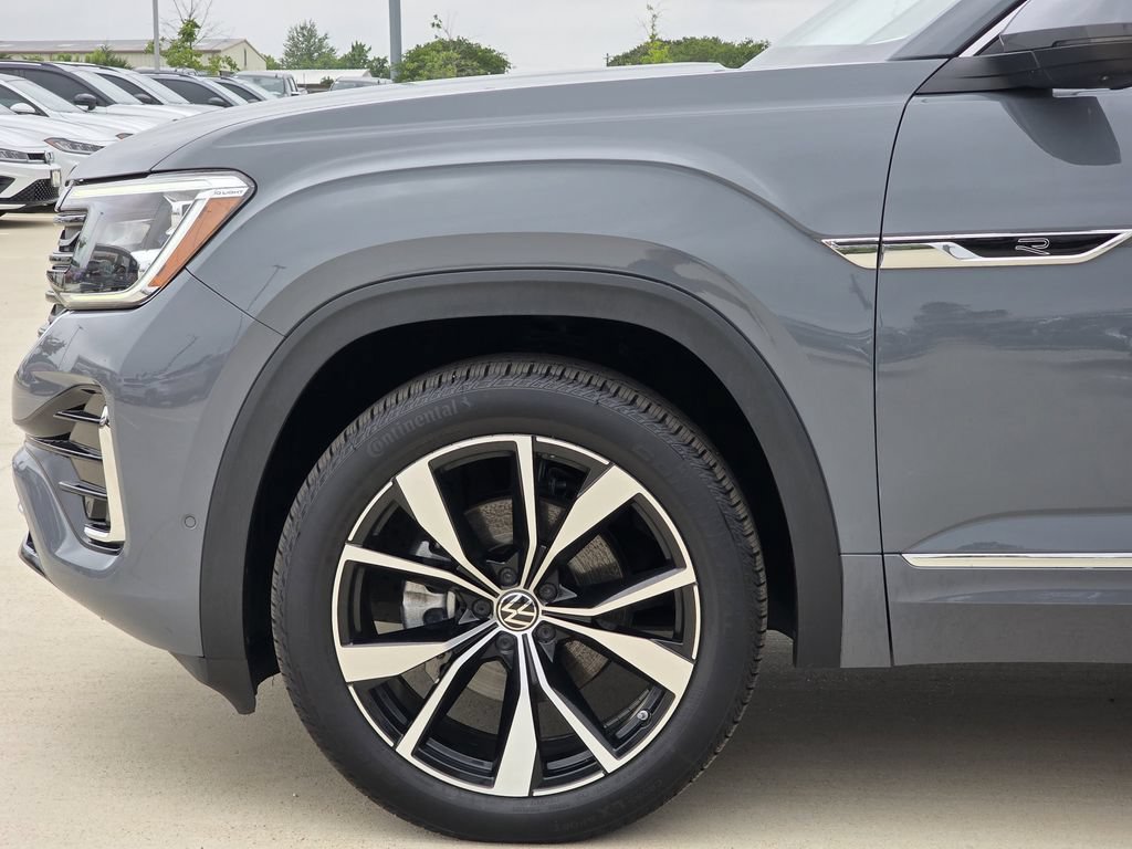 Used 2025 Volkswagen Atlas SEL Premium R-Line AWD/4WD image 6