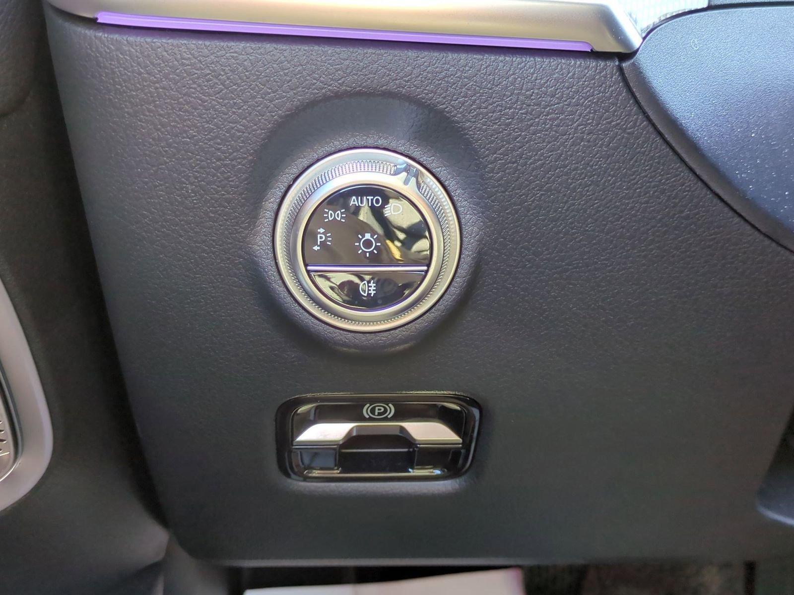 Used 2025 Mercedes-Benz CLE 300 4MATIC Cabriolet image 18